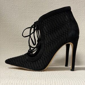 Gianni Bini Black Lace-Up Heels
Size 5.5